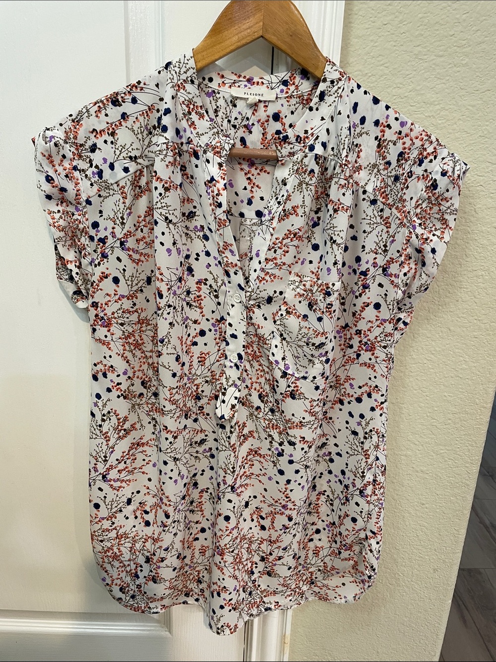 Pleione Ivory Floral Cap-Sleeve Button-Front Blouse